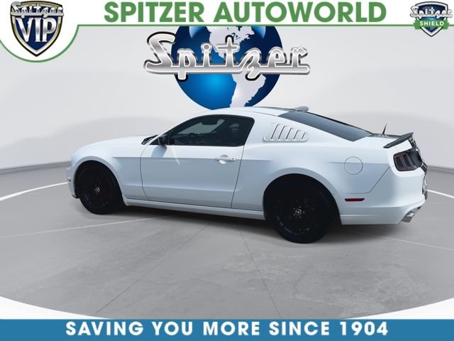 Used 2014 White Ford V6 image 7
