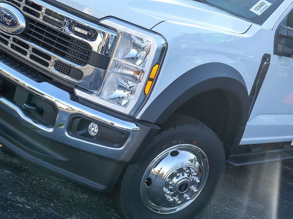 New 2026 Oxford White Ford 11' KUV image 12