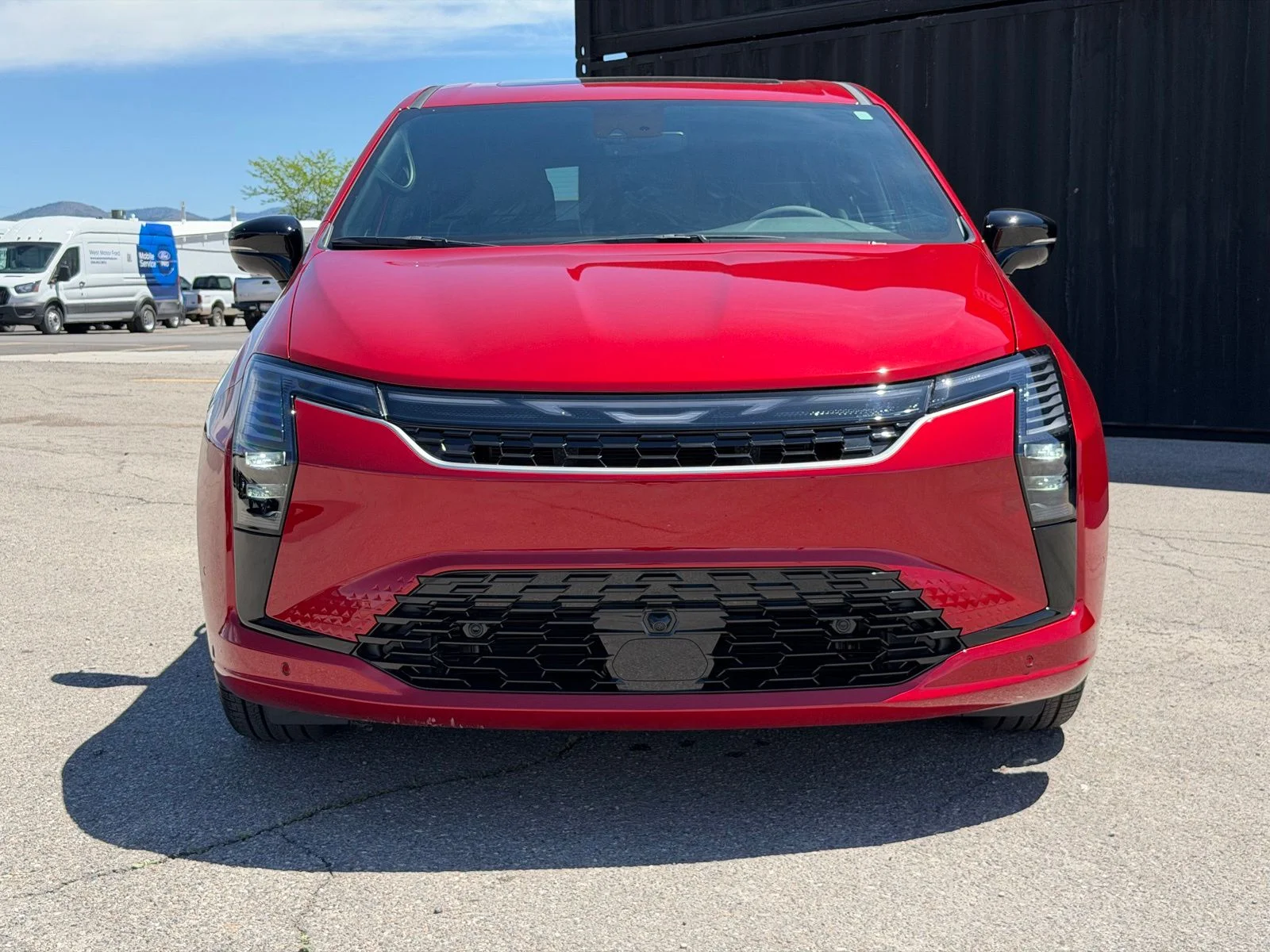 New 2027 Red Hot Pearl-Coat Exterior Paint Chrysler Limited image 2