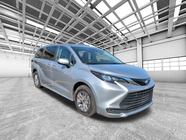 2024 Toyota Sienna LE