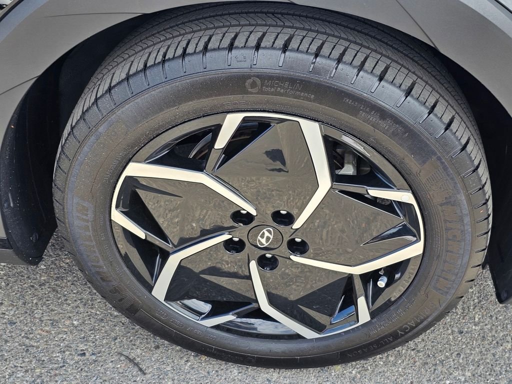 Certified Used 2024 Black Hyundai SEL image 10