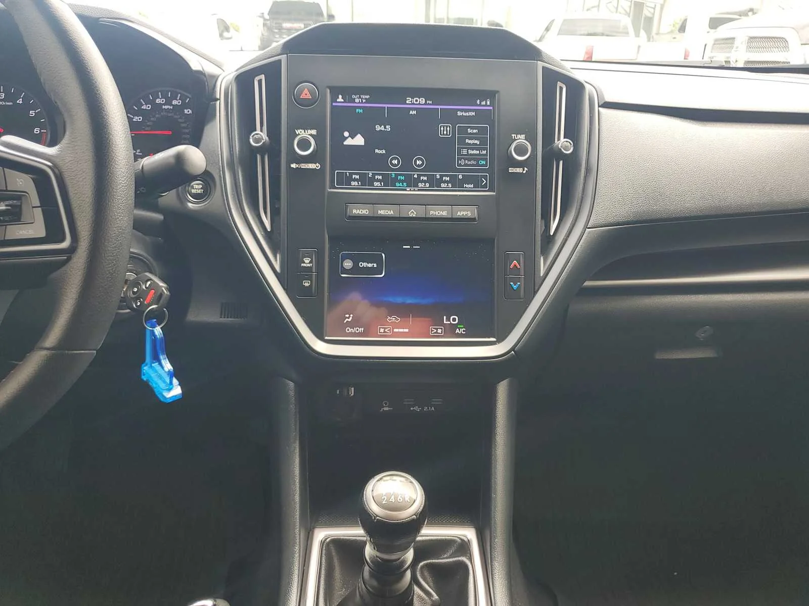 Used 2023  Subaru  image 11