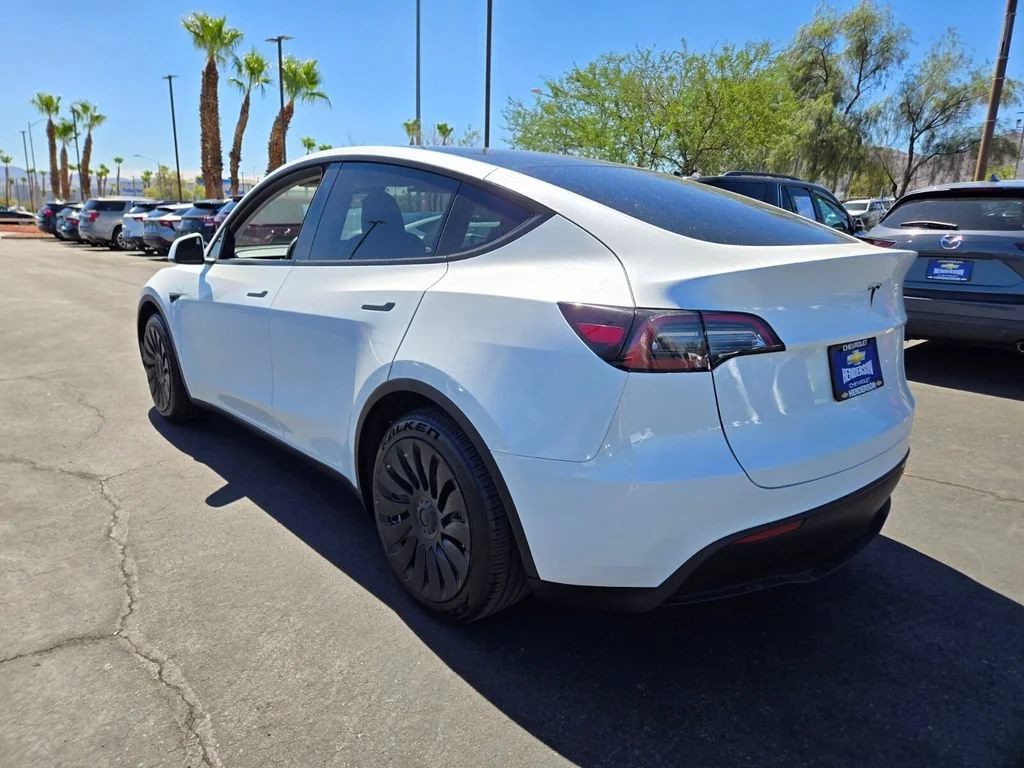 Used 2023 White Tesla Long Range image 4