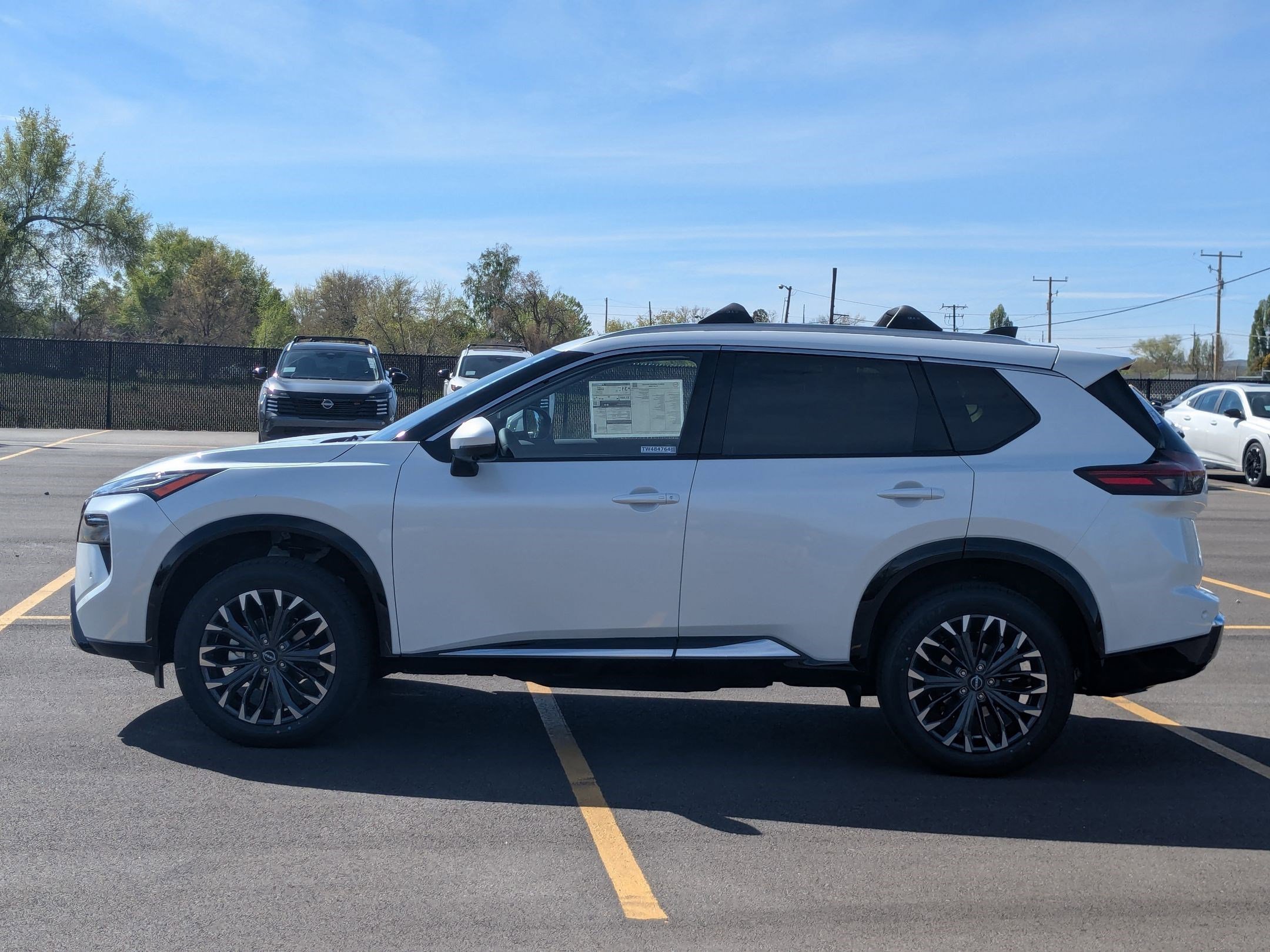 New 2026 Everest White Pearl Tricoat Nissan Platinum image 7