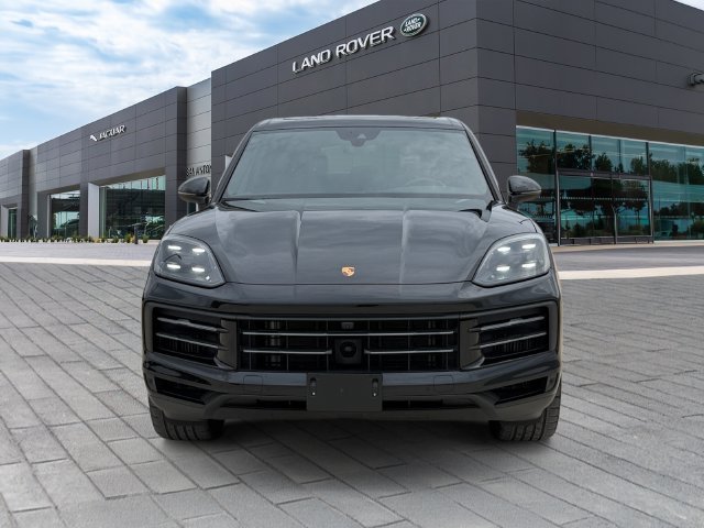 Used 2025  Porsche Base image 8