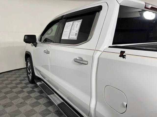Used 2024 White GMC SLT image 10