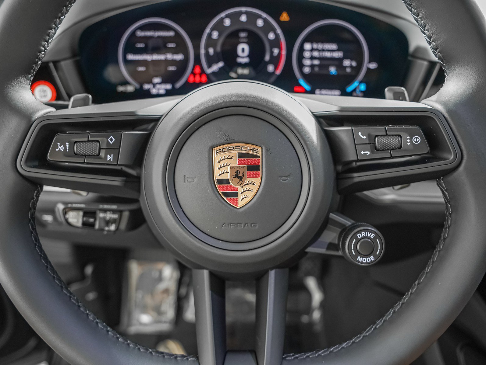 New 2026 CHROMITE BLACK Porsche E-Hybrid Coupe image 17