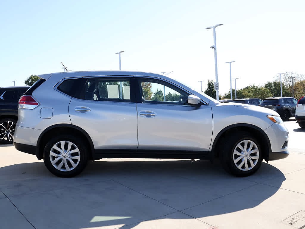 Used 2015 Brilliant Silver Nissan S image 5