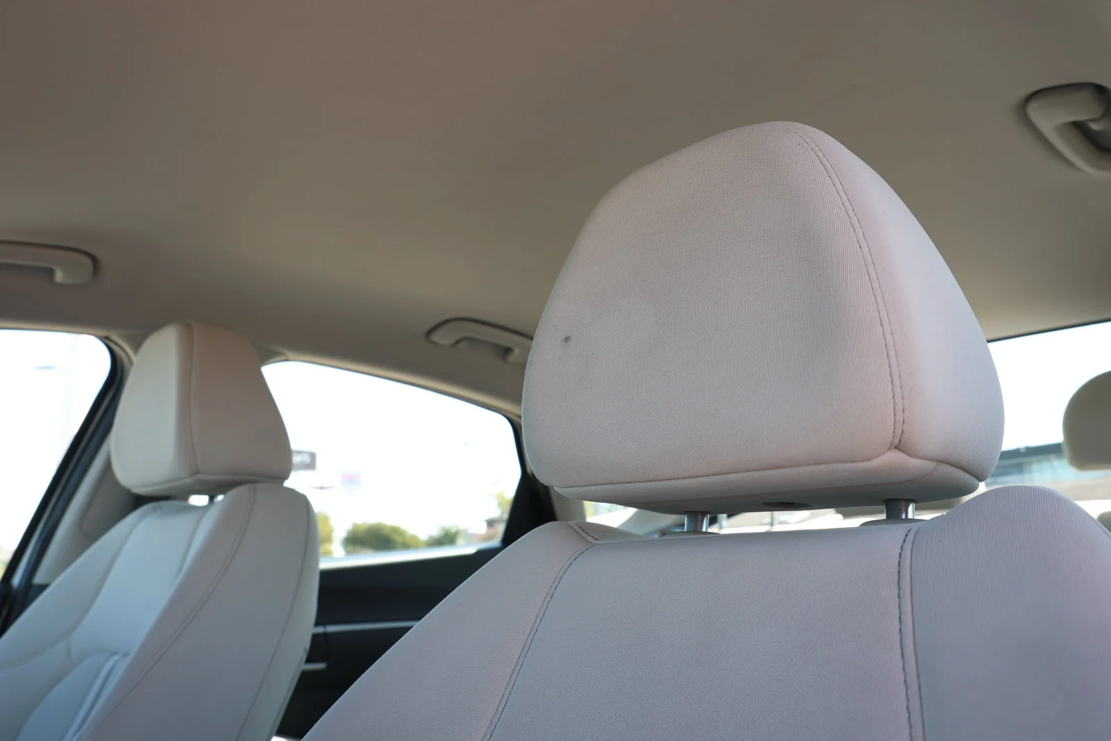 Used 2025 White Hyundai SEL image 15