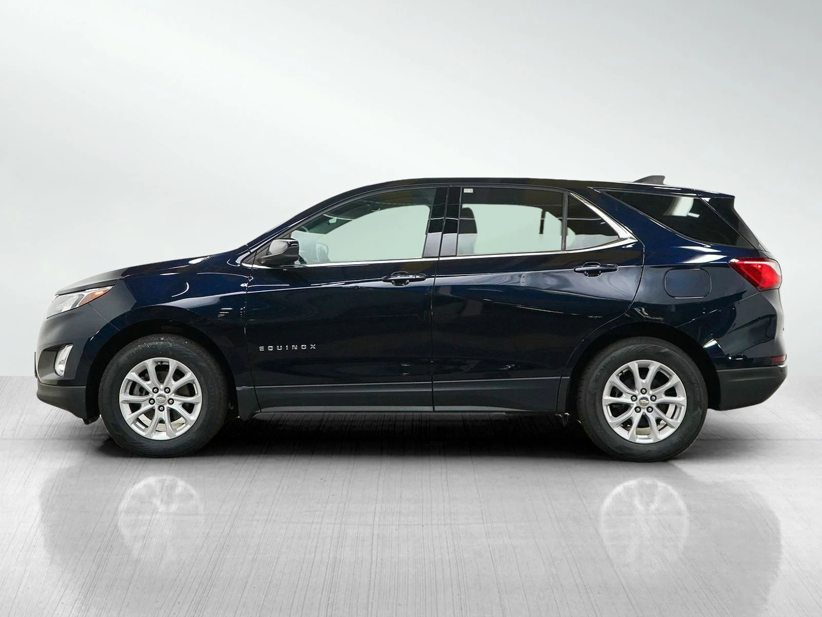 Used 2020 Chevrolet Equinox LT with VIN 3GNAXUEV2LS688289 for sale in Burnsville, Minnesota