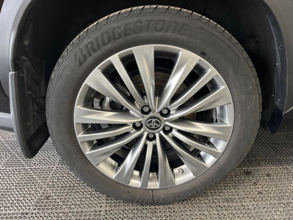 Used 2024 Black Toyota Platinum image 28