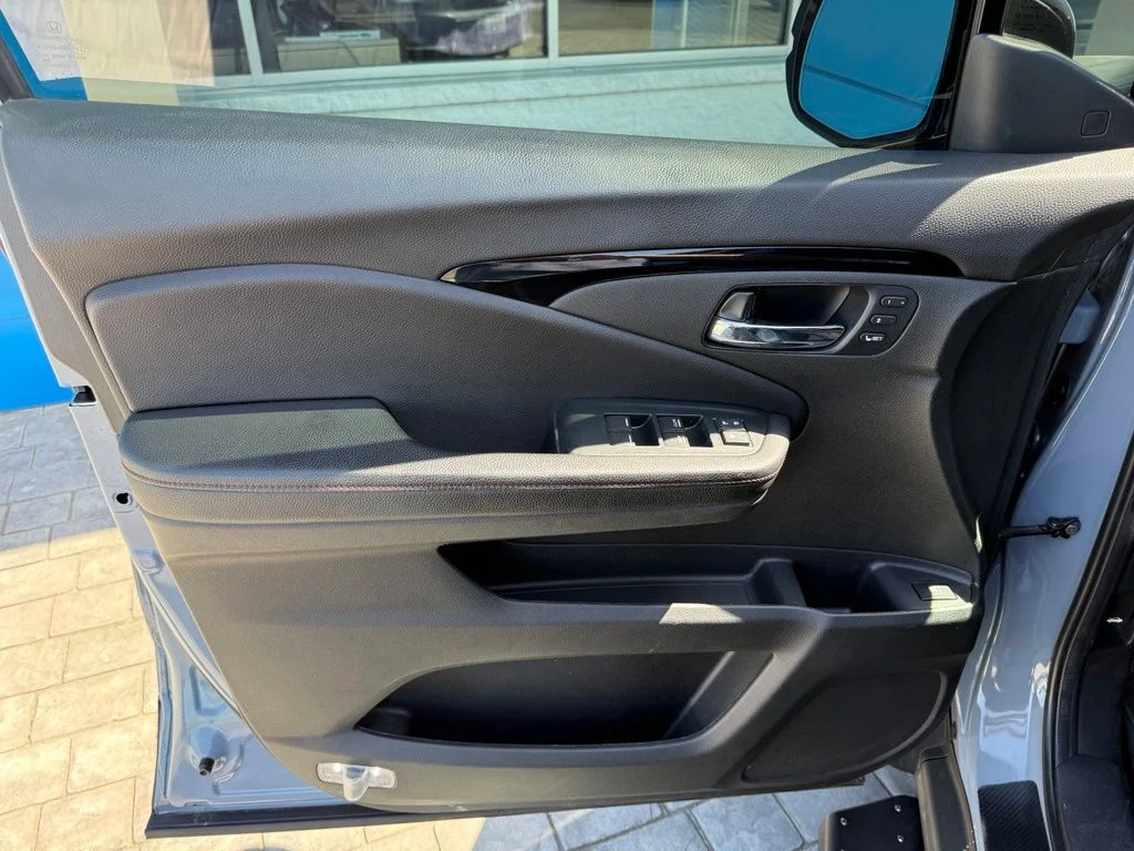 Used 2023 Gray Honda Black Edition image 33