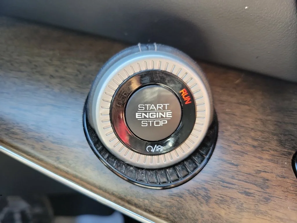 2022 Jeep Grand Wagoneer Series II - Photo 17