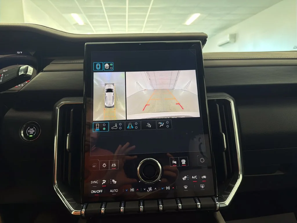 New 2027 Summit White GMC Elevation image 17