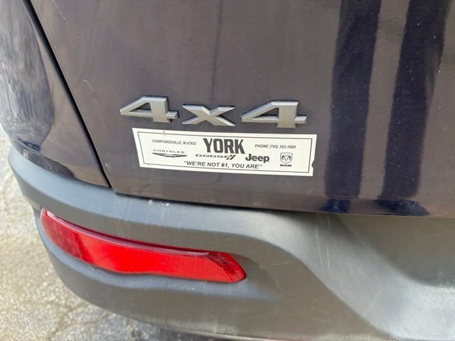 Used 2015 Blue Jeep Trailhawk image 7