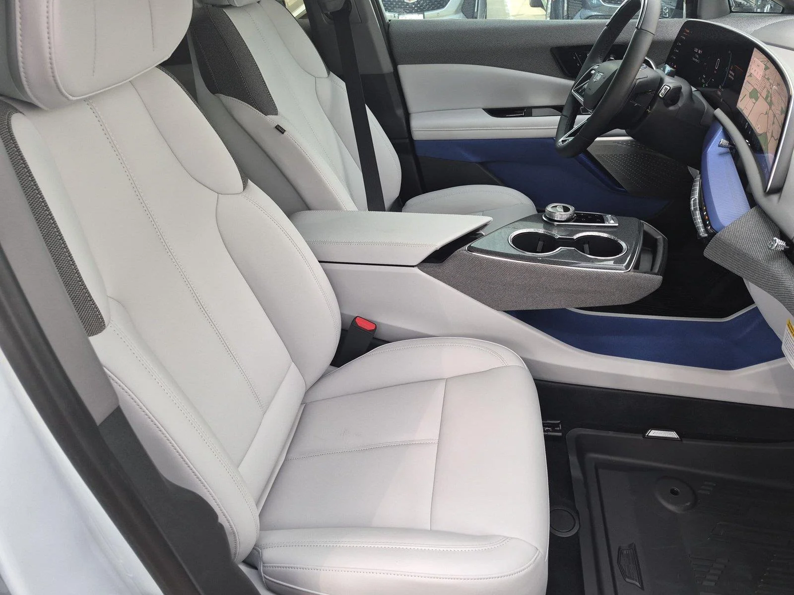 2027 Cadillac OPTIQ Luxury - Photo 27