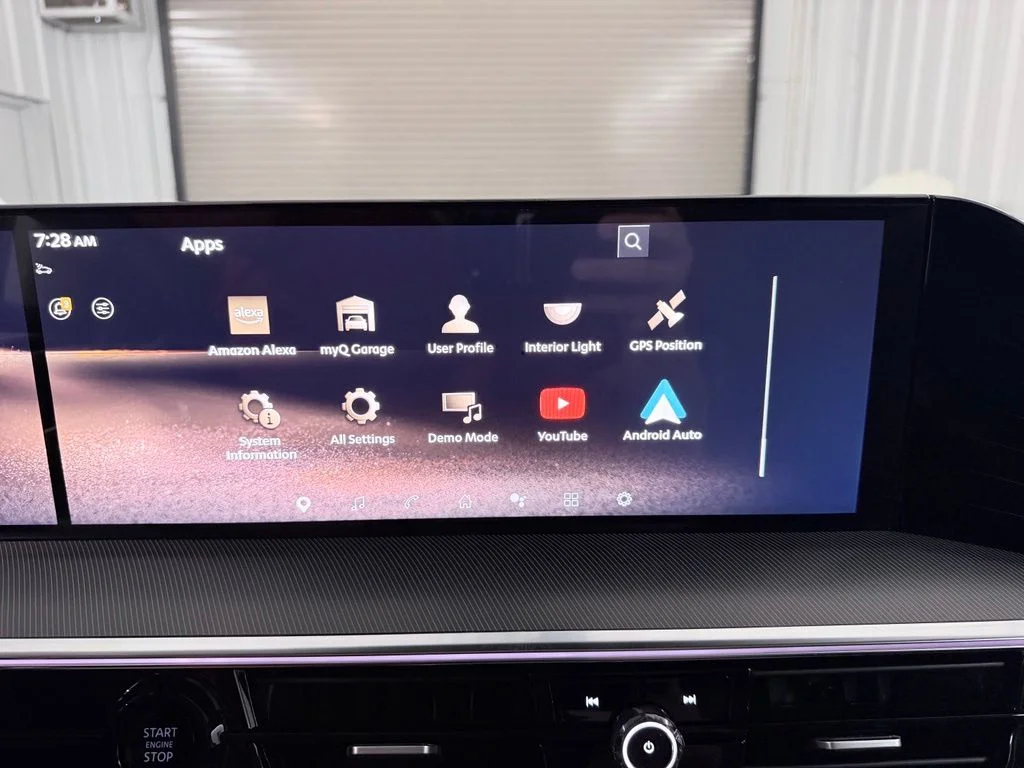 New 2027 RADIANT WHITE INFINITI Luxe 4WD image 28