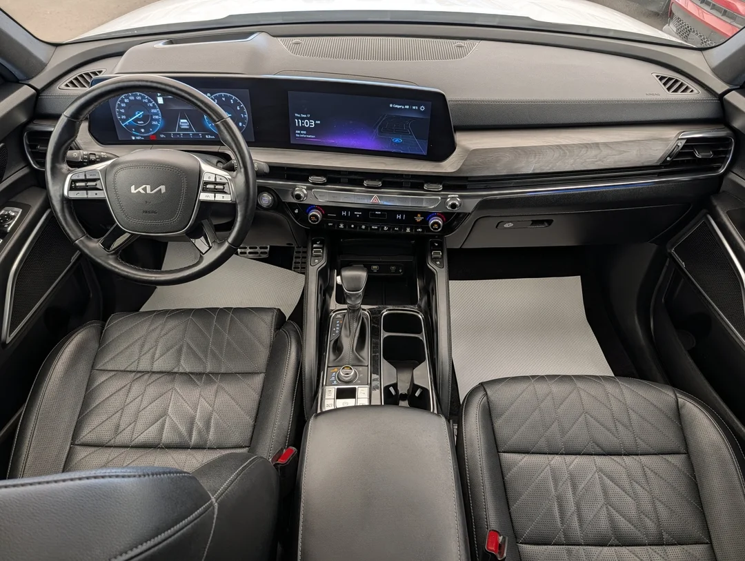 Used 2023 White Kia X-Line - - AWD - 3.8L V6 - 291 HP - 7 Passenger - Adaptive Cruise - Blind Spot & More! image 27