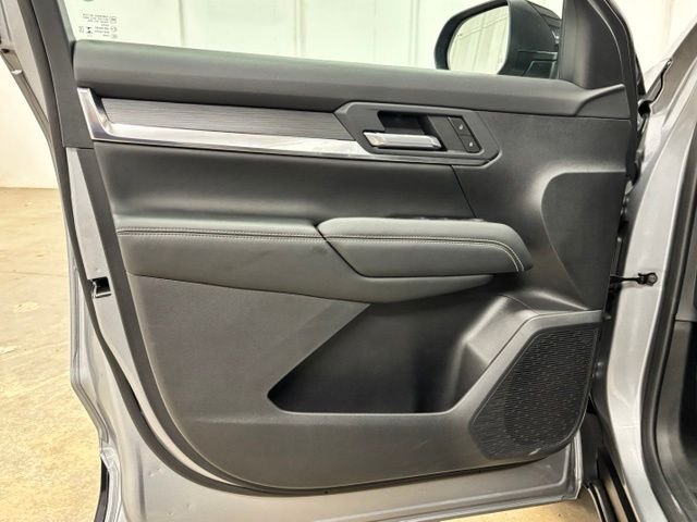 Used 2026 Silver GMC Elevation image 17