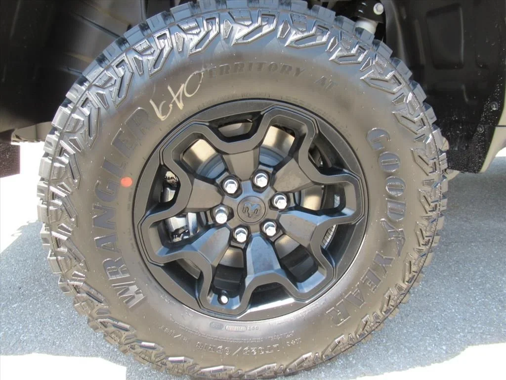 New 2026 Diamond Black Crystal Pearl-Coat Exterior Paint RAM RHO image 8