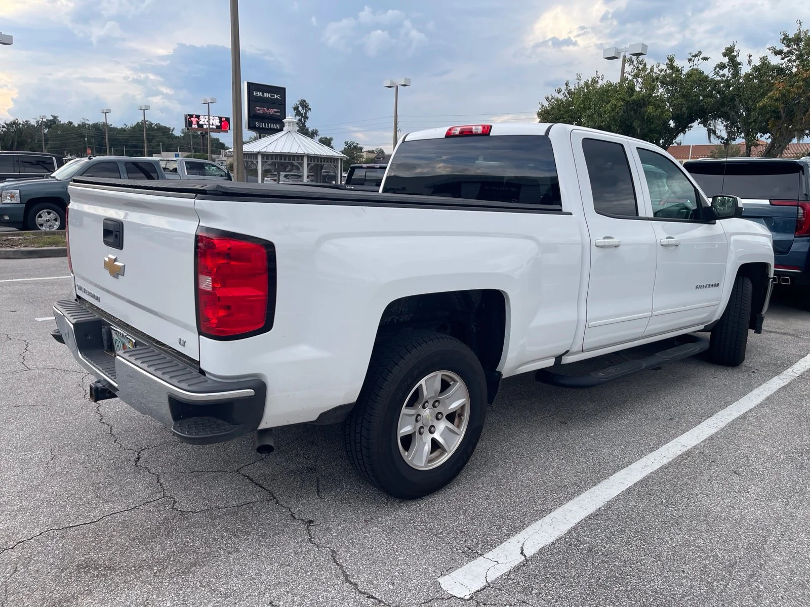 Used 2017 White Chevrolet LT image 6
