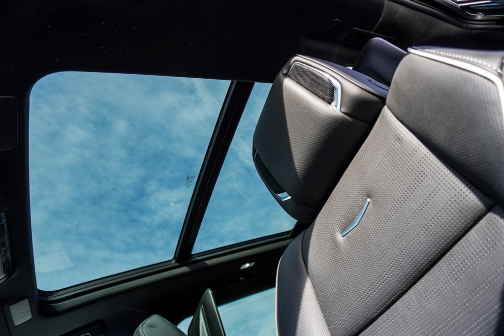 Used 2023 White Cadillac Premium Luxury image 8