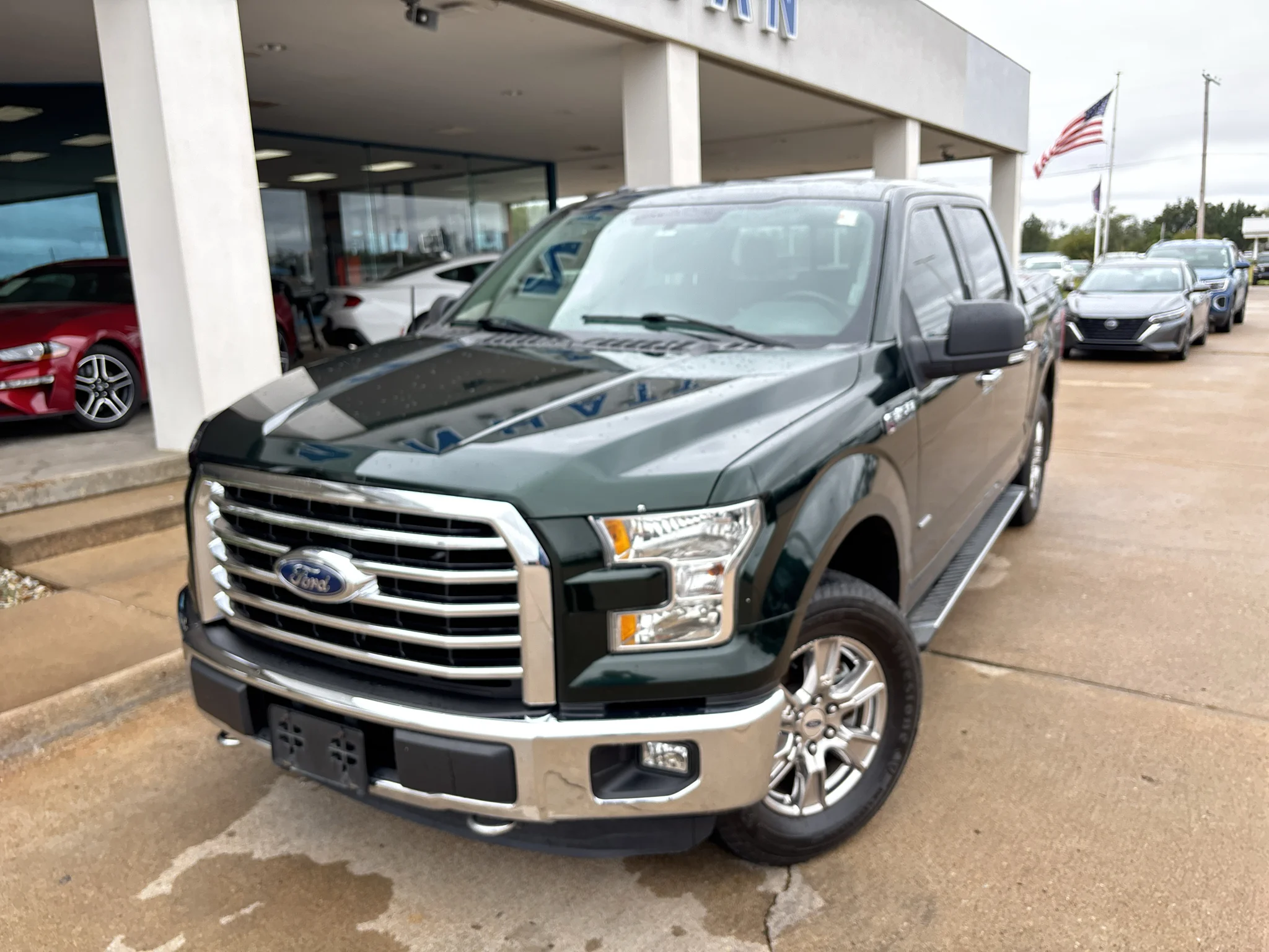 Used 2015 Green Gem Metallic Ford XLT image 2