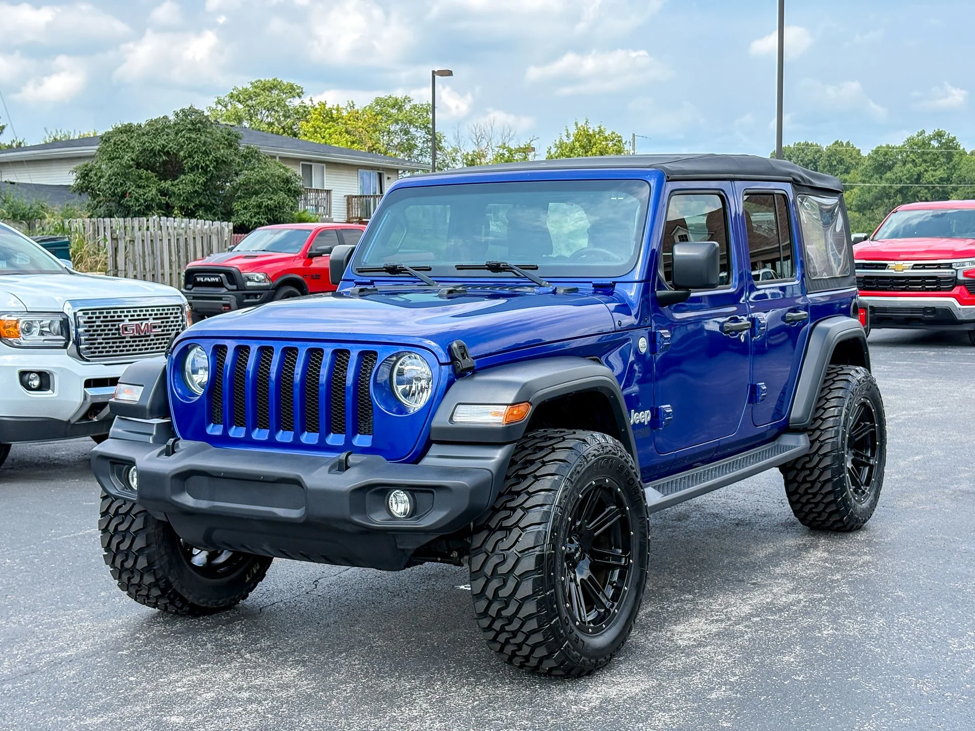 Used 2019 Blue Jeep Unlimited Sport image 5