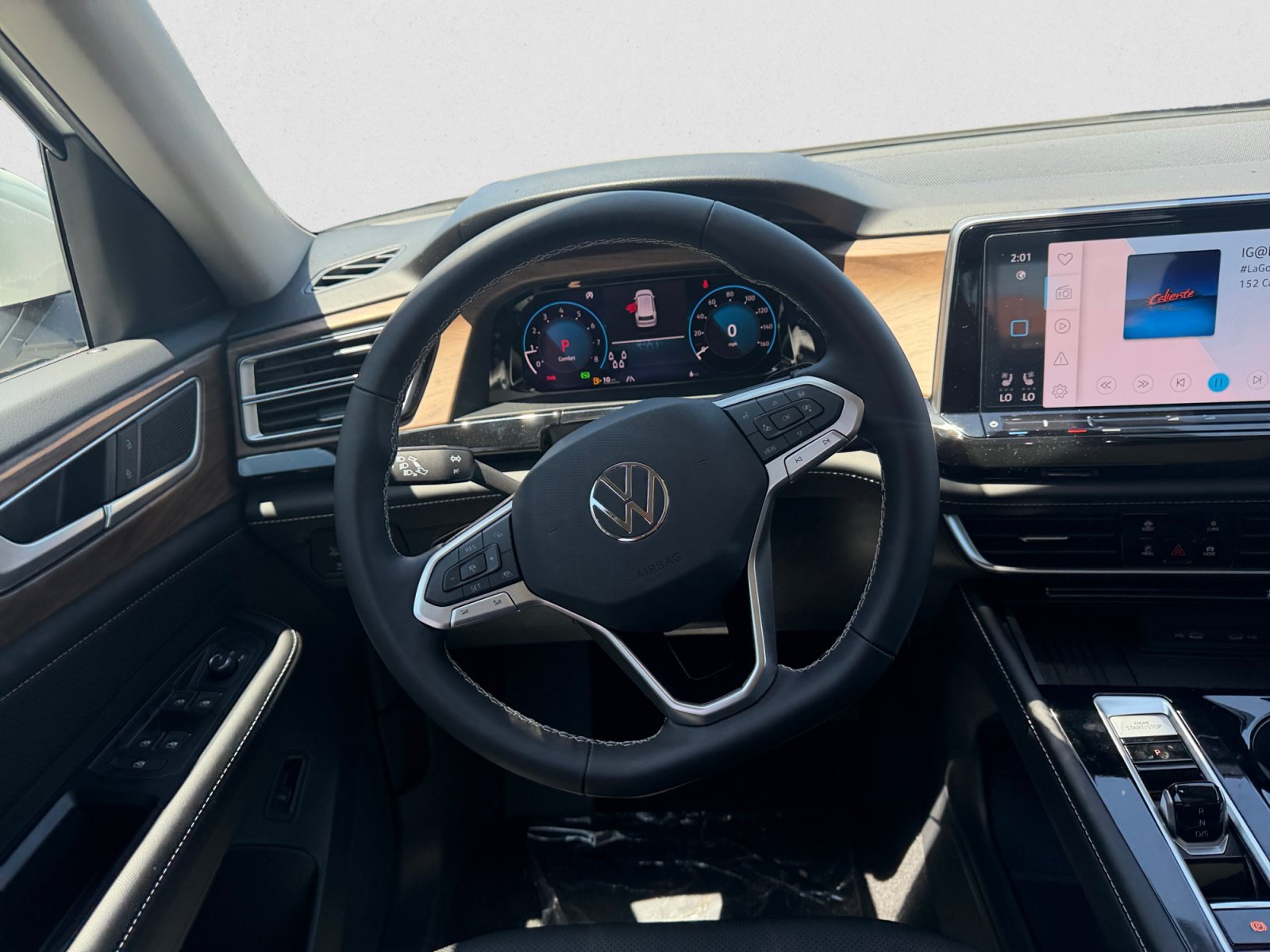 New 2026 White Volkswagen 2.0T SE w/Technology image 12