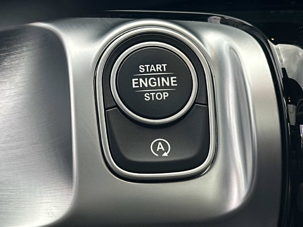 Used 2022 Night Black Mercedes-Benz GLB 250 image 27