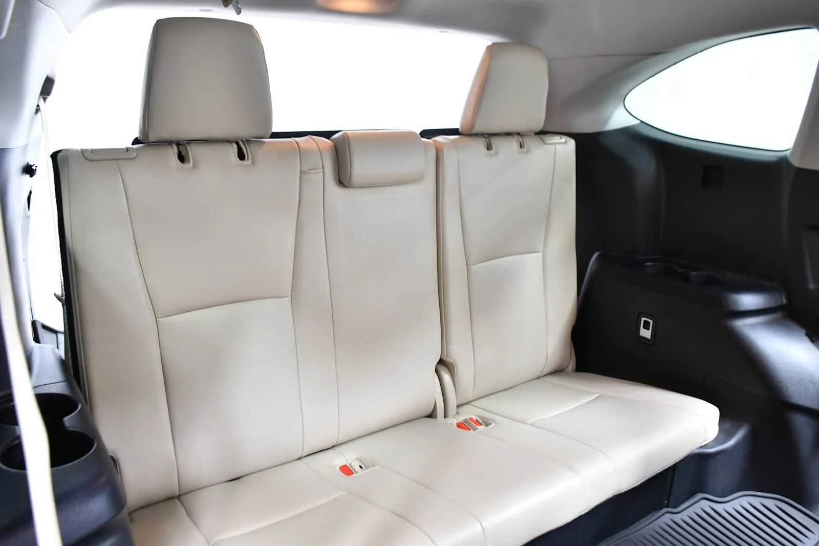 Used 2021 Blizzard Pearl Toyota XLE image 25