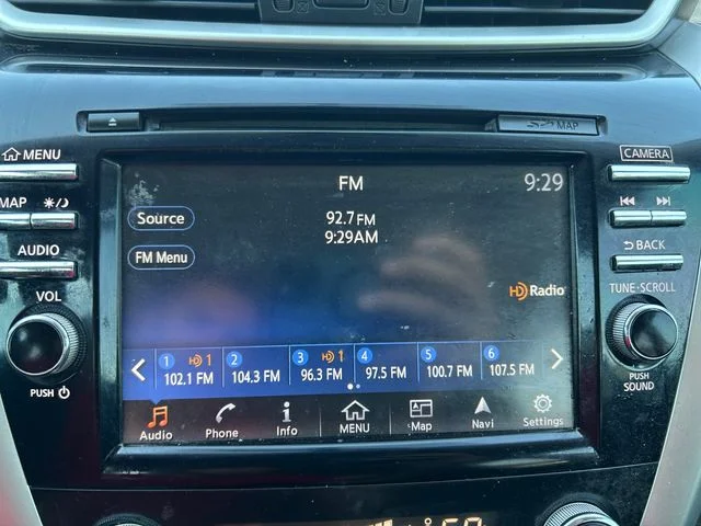 Used 2018 White Nissan Platinum image 11