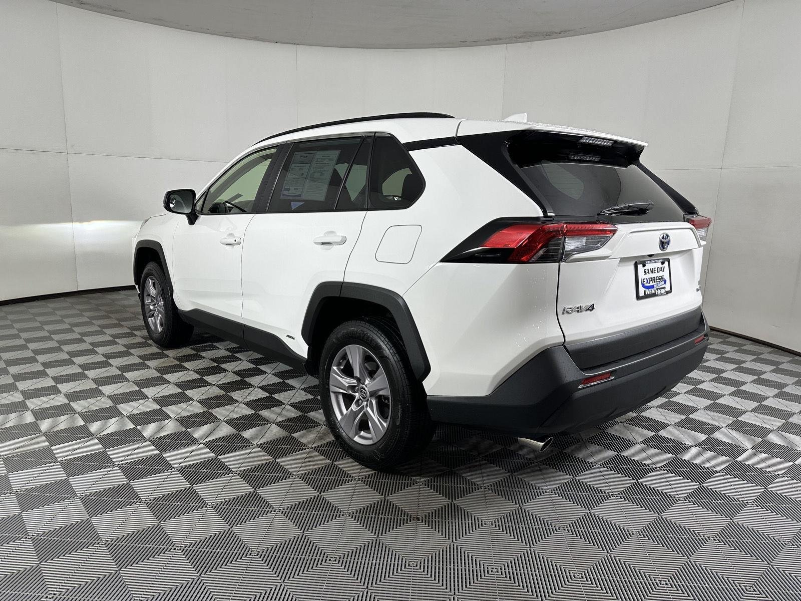 Used 2024 Ice Cap Toyota LE image 6