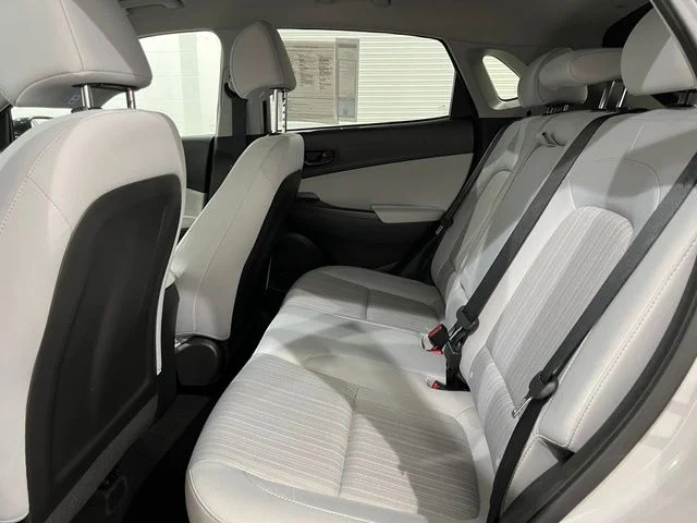 Used 2022 Silver Hyundai SEL image 18
