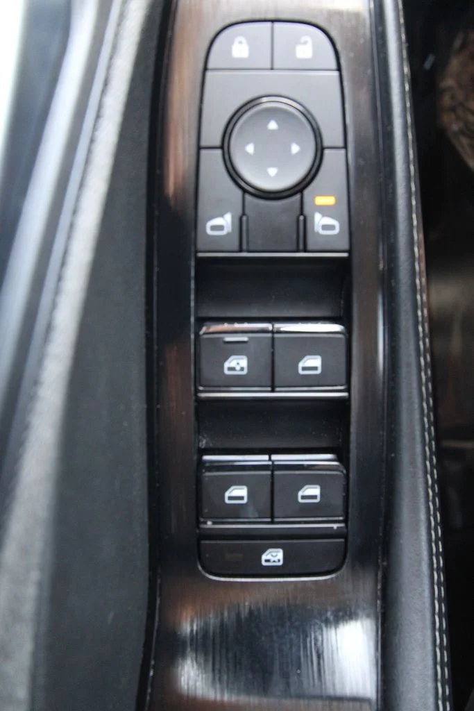 Used 2023 Silver Nissan SV image 22