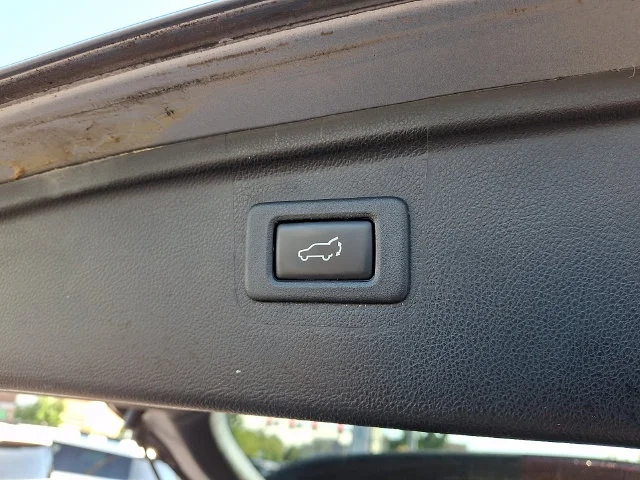Used 2016 Silver Subaru 2.5i image 29