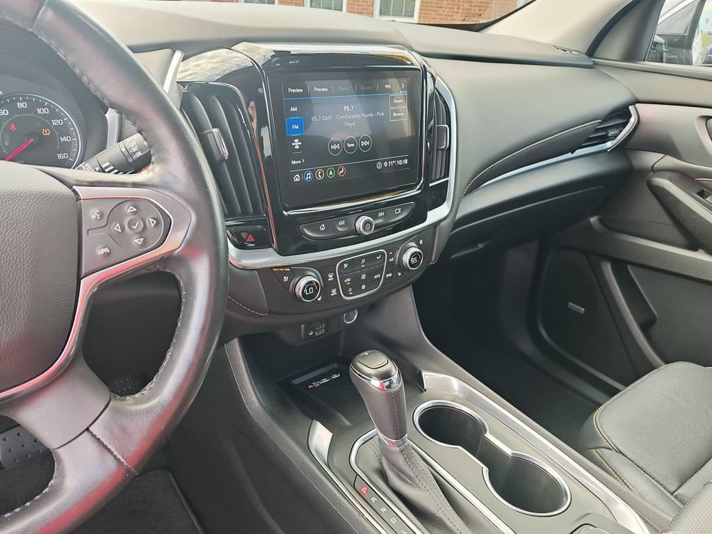 Used 2020 IRIDESCENT PEARL TRICOAT Chevrolet Premier image 20