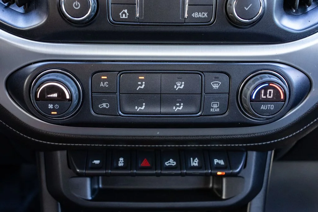 Used 2021 Blue GMC Elevation image 19