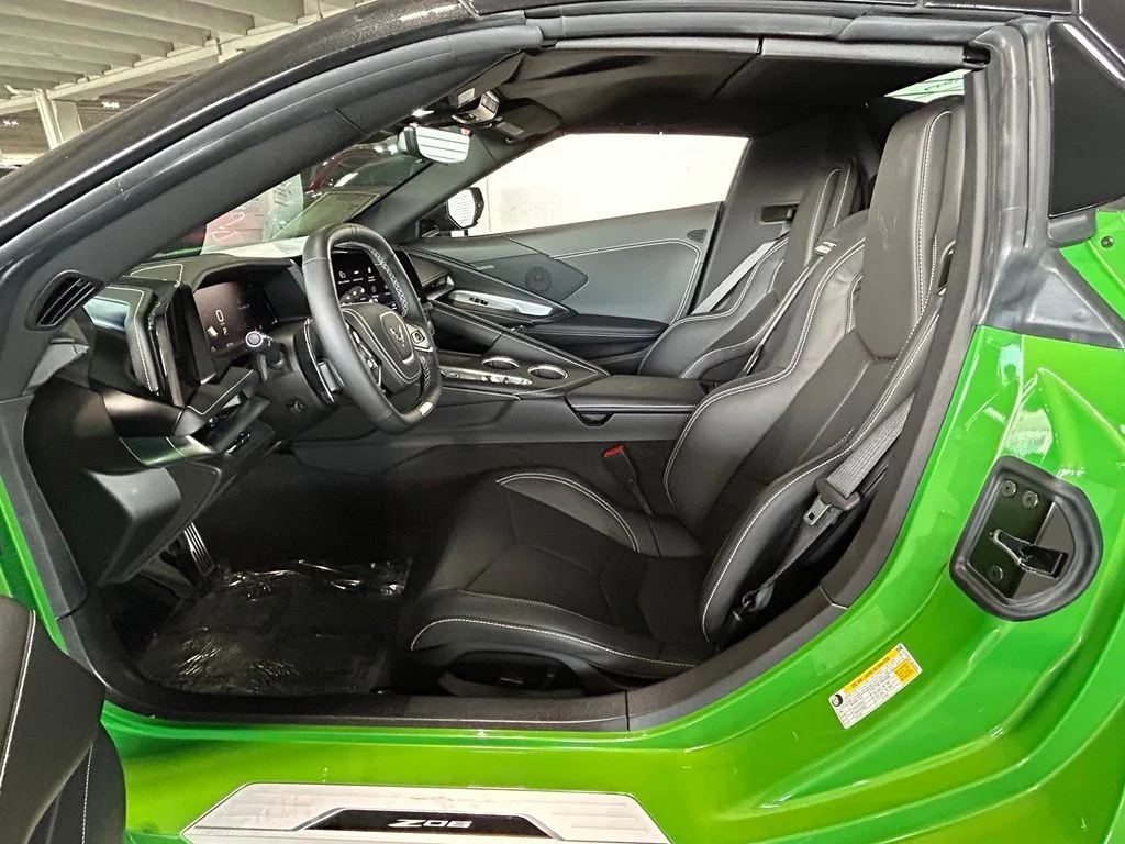 Used 2026 Roswell Green Metallic Chevrolet Z06 image 19