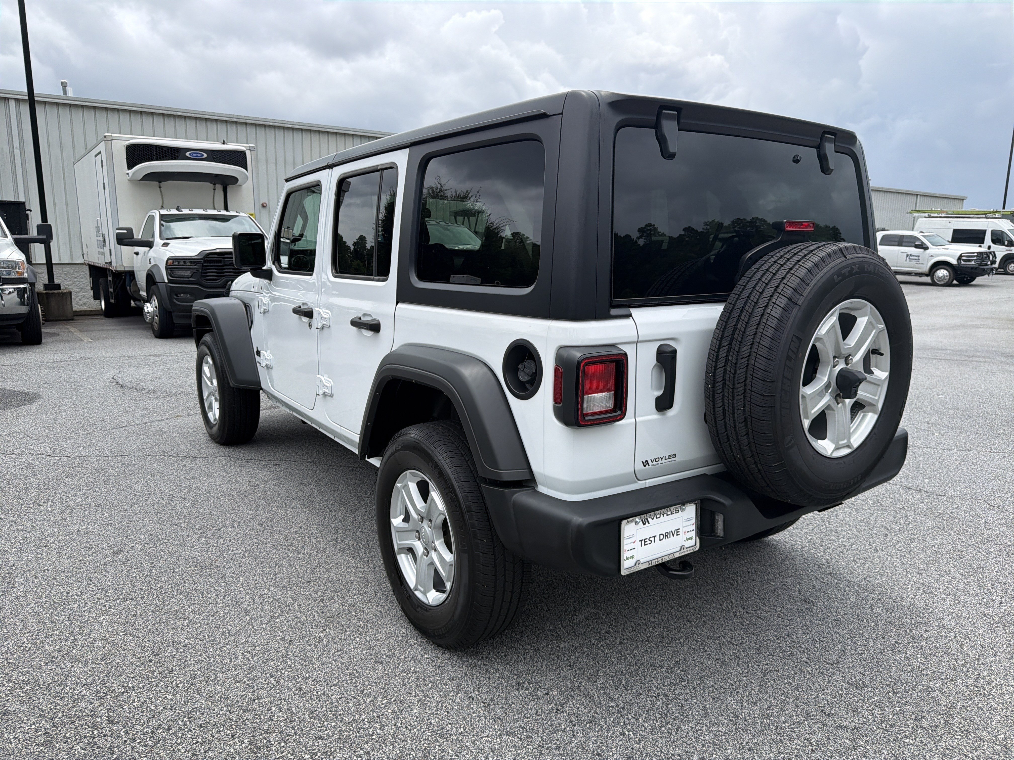Used 2022 Bright White Clearcoat Jeep Unlimited Sport S image 6