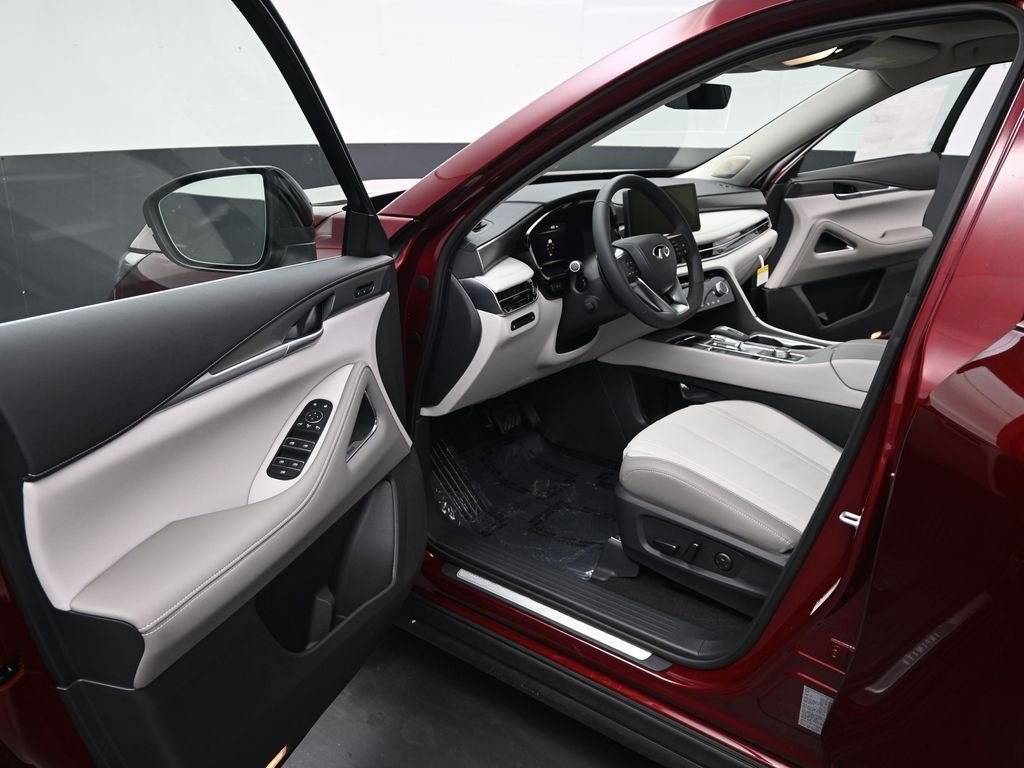 New 2026 Red INFINITI LUXE image 9