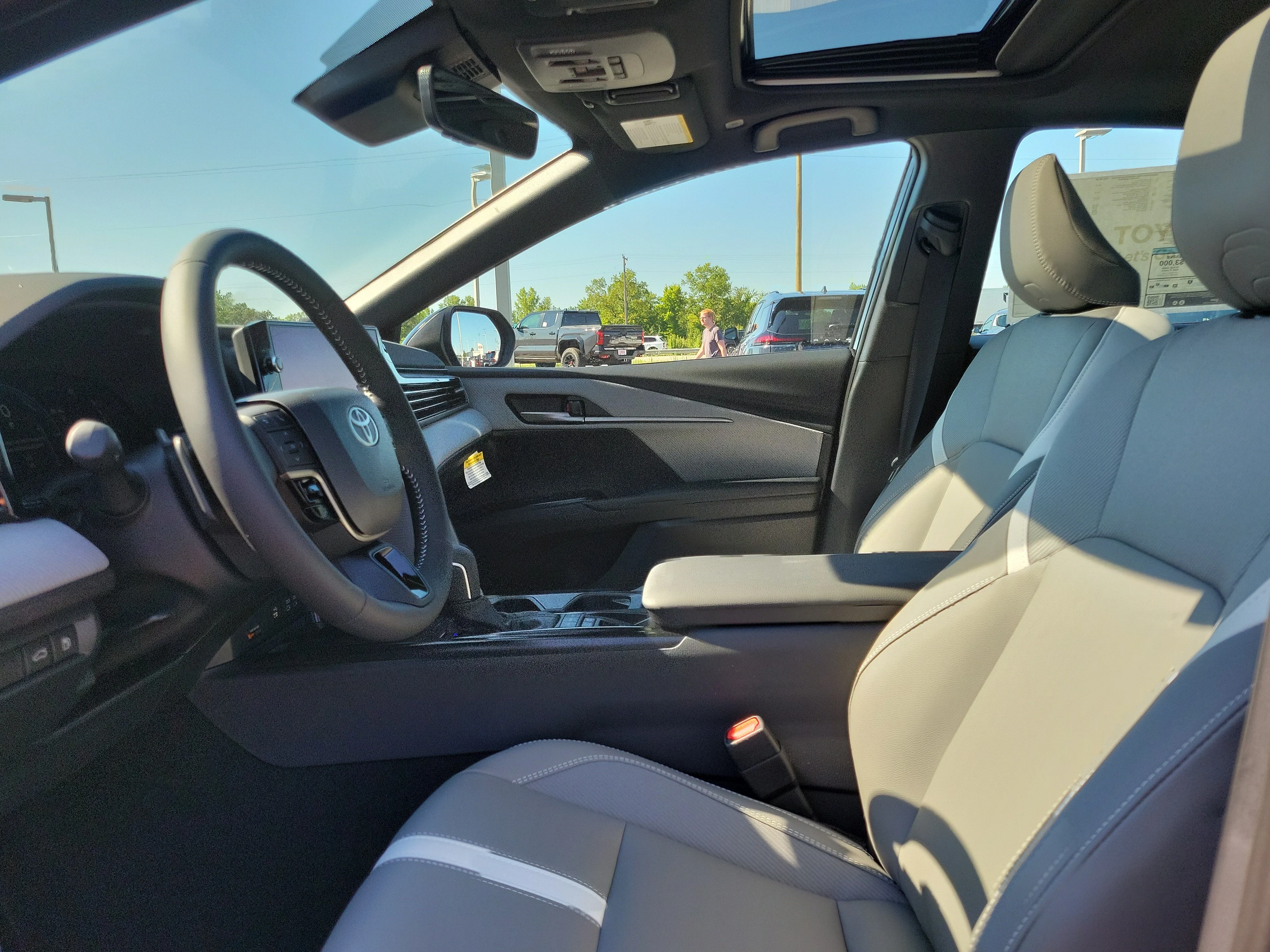 New 2026 Midnight Black Metallic Toyota SE image 15