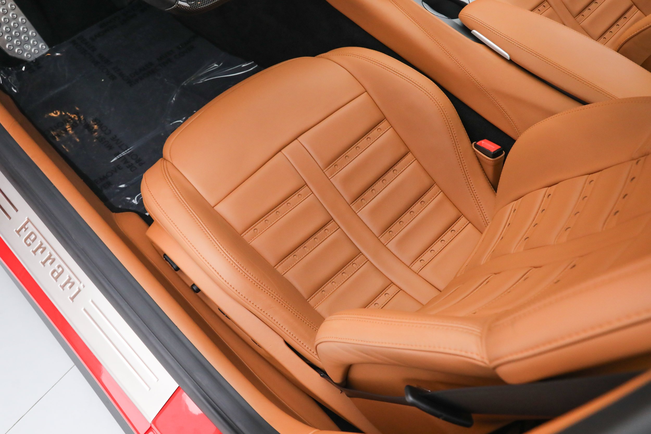 Used 2014 Red Ferrari  image 24