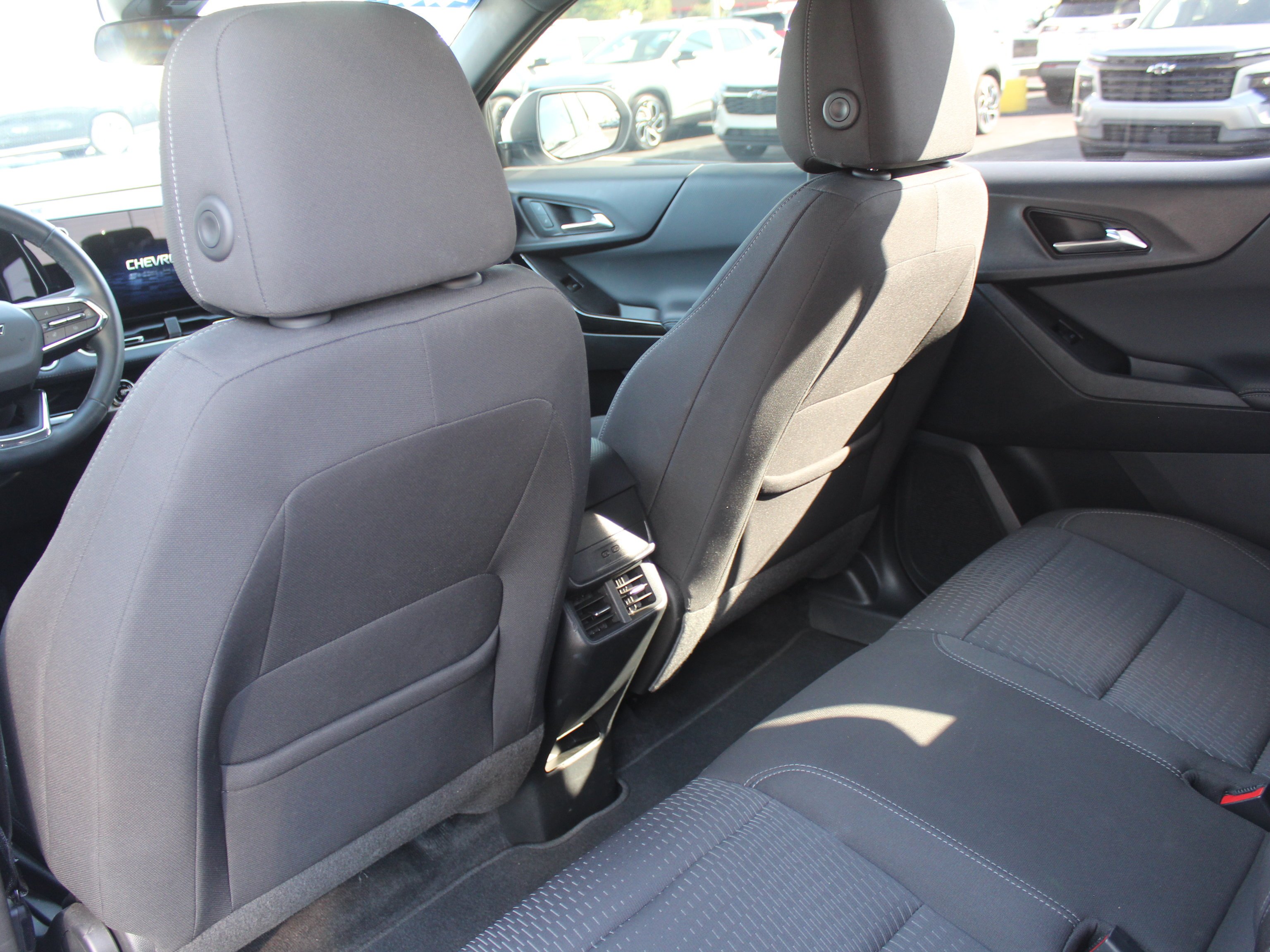 2025 Chevrolet Equinox LT - Photo 22