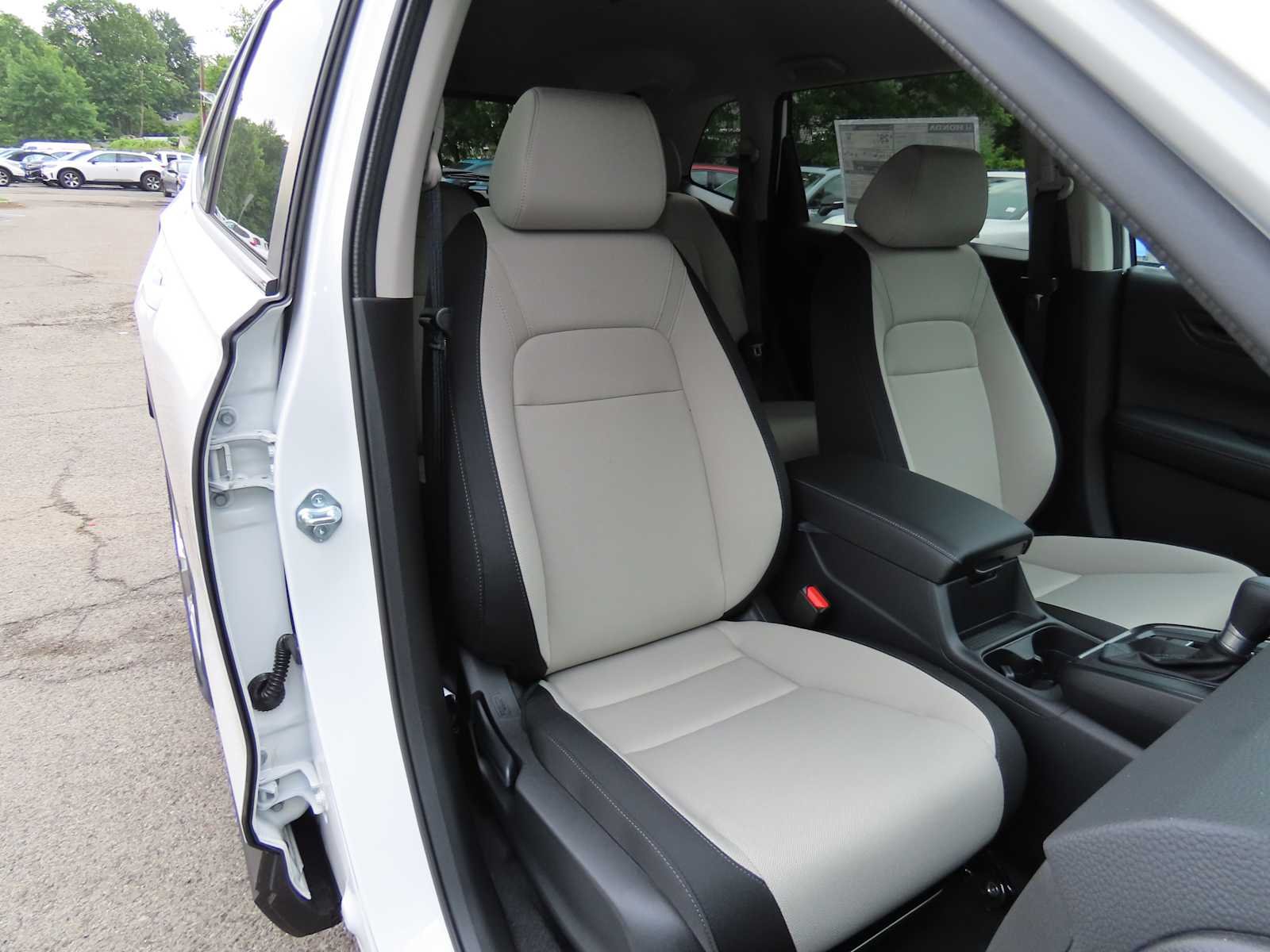 New 2026 Platinum White Pearl Honda LX image 16