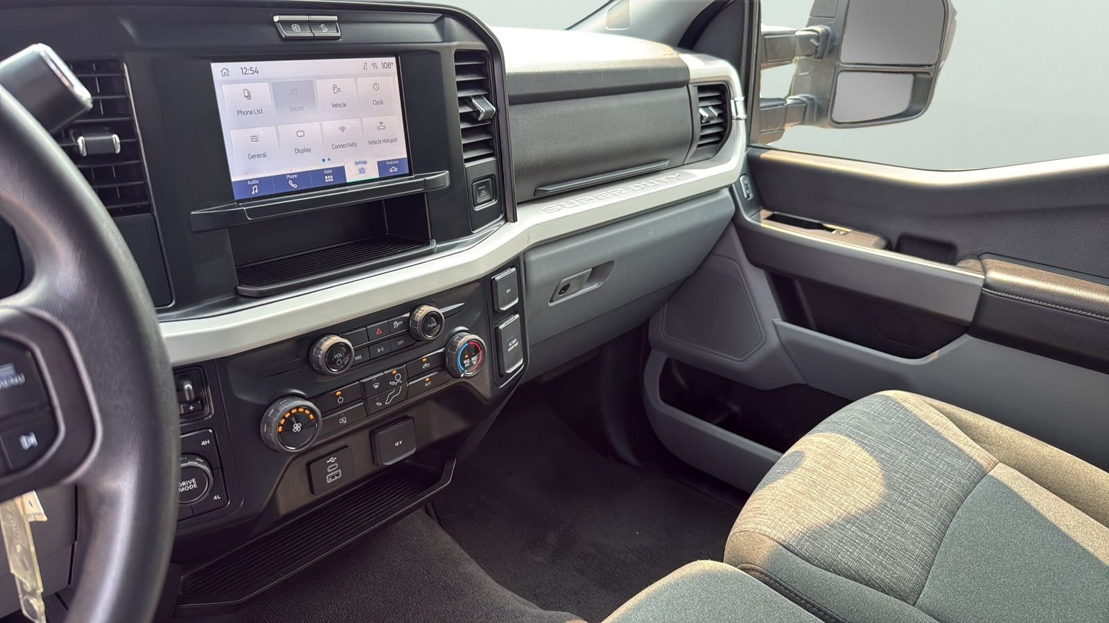 Used 2025 White Ford XLT image 18