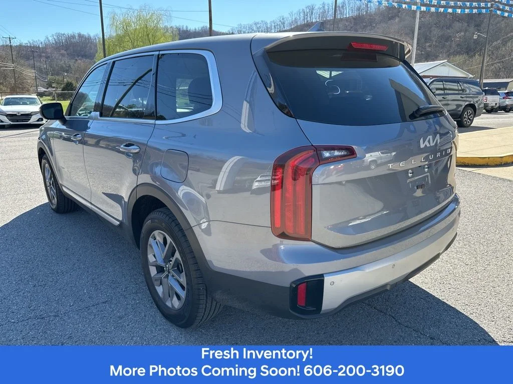 Used 2023 Silver Kia LX image 3