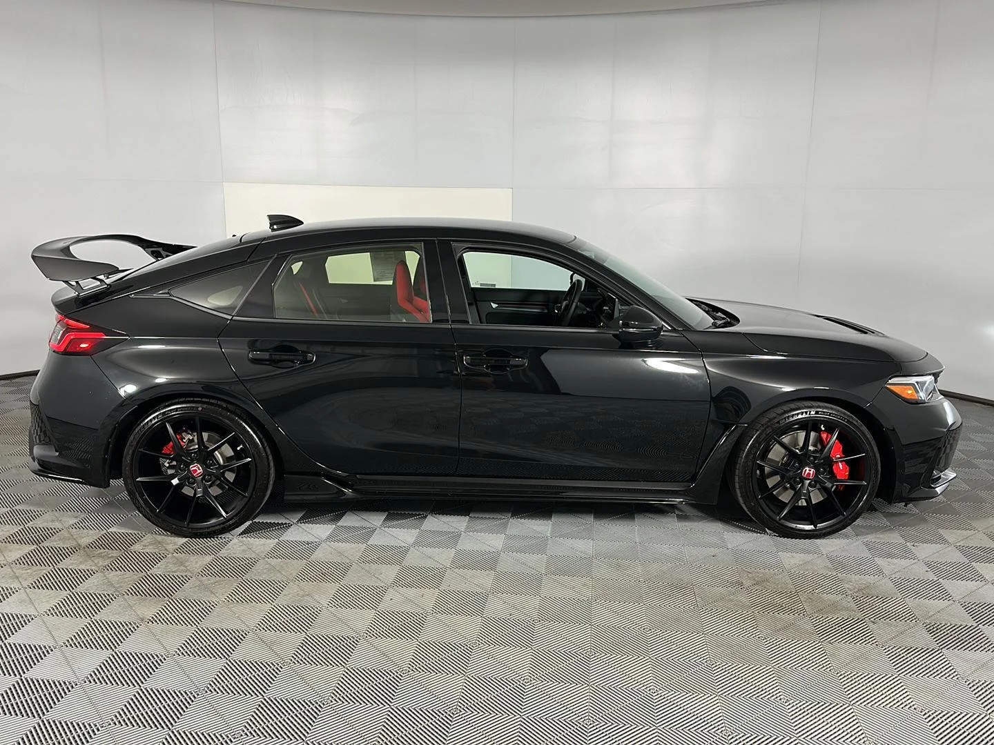 Used 2025 Crystal Black Pearl Honda Type R image 3