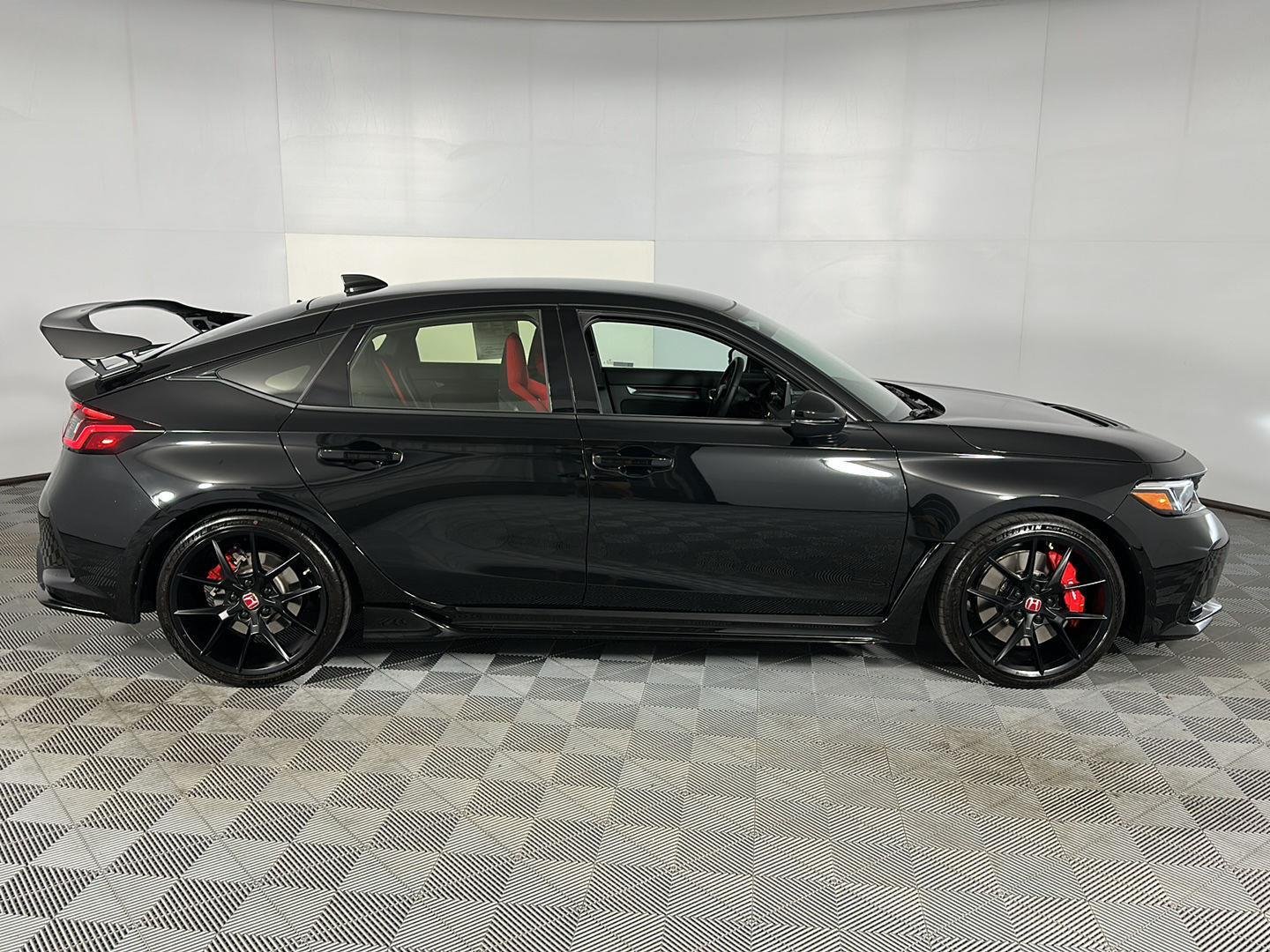 Used 2025 Crystal Black Pearl Honda Type R image 3