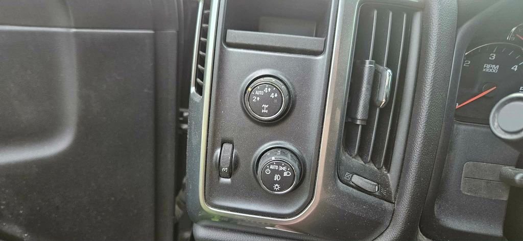 Used 2015 Black Chevrolet LT image 19